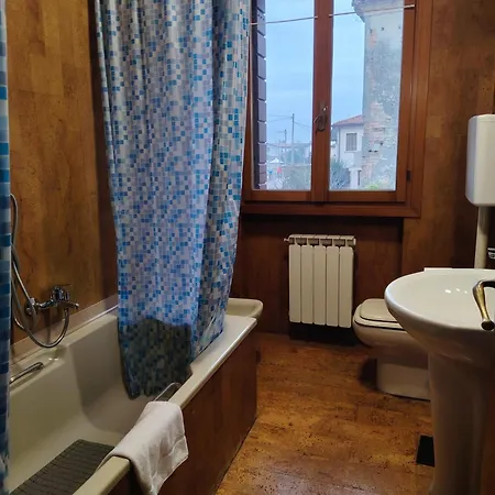 Homestay 3 Double Bedrooms In Aloisia - Near Airport *