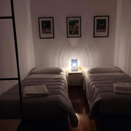 Homestay 3 Double Bedrooms In Aloisia - Near Airport Venice